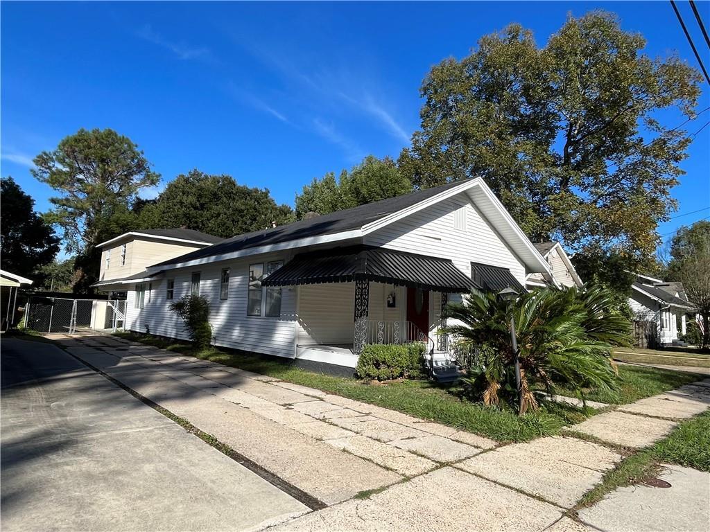 Primary Photo - 211 Hazel St