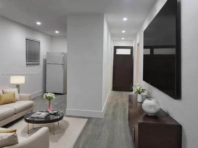 Foto principal - 105 NW 14th Way