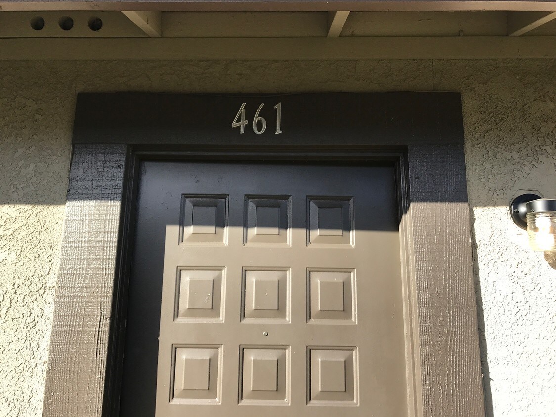 461 W Prosperity Ave Unit 461, Tulare, CA 93274 Room for Rent in