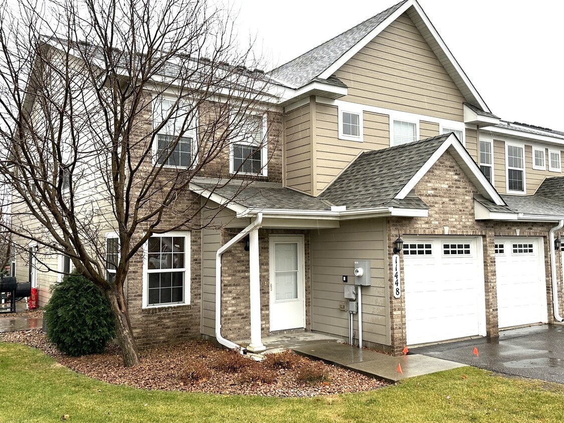 Foto principal - 11448 Town Center Dr