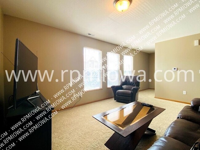 Foto del edificio - 8302 Westown Pkwy