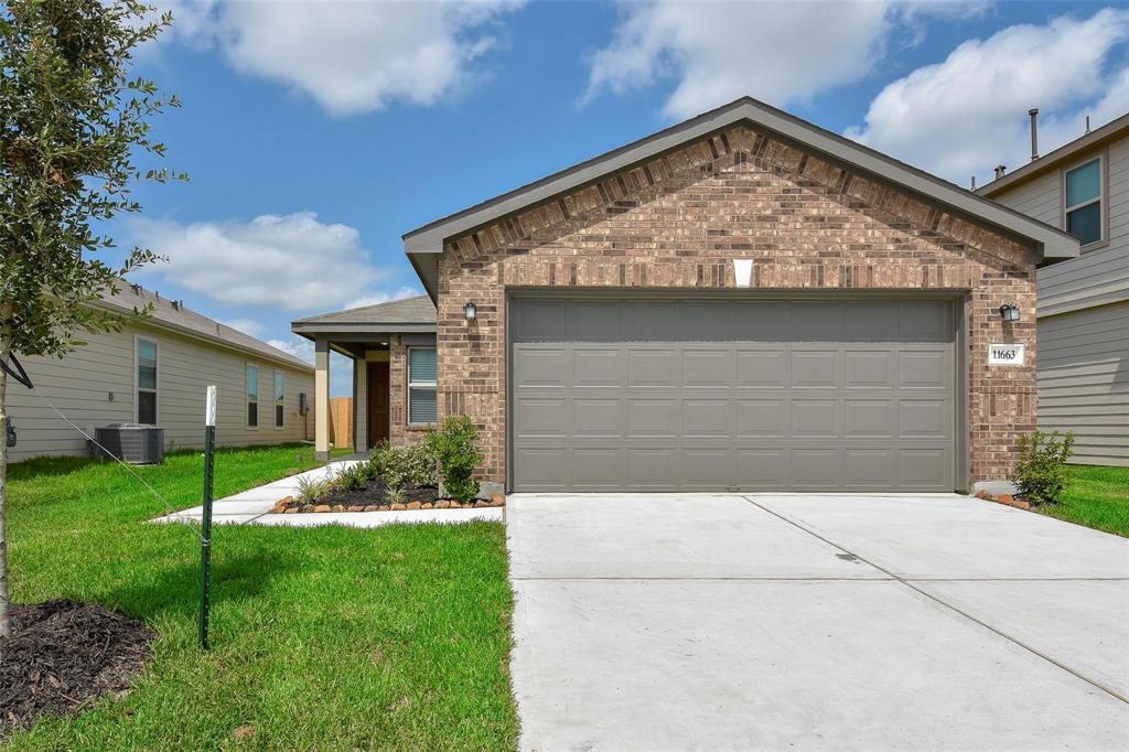 Foto principal - 11663 Rosewood Forest Ct