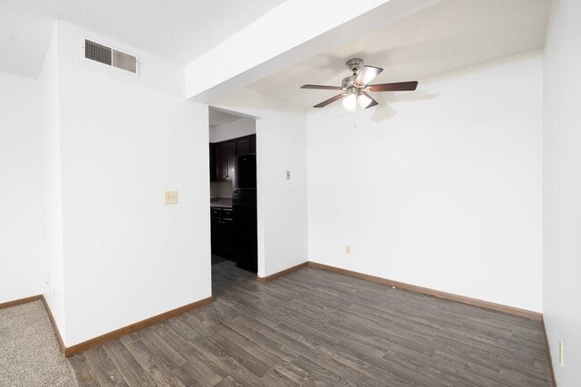 Building Photo - Windsor Heights Apartments