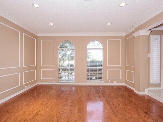 Foto del edificio - 2680 Hillside Dr