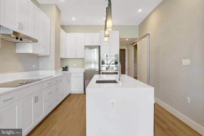 Foto del edificio - 801 N Fairfax St