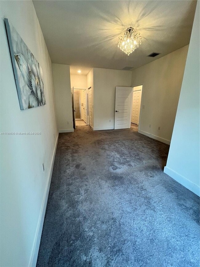Foto del edificio - 4745 NW 83rd Pky