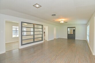 Building Photo - 3742 Charleston St