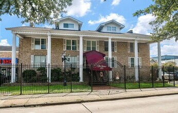 Building Photo - 2507 Montrose Blvd