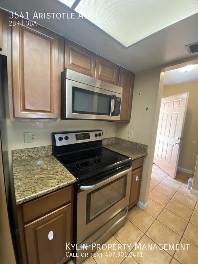 Building Photo - You can schedule a showing or apply here h...