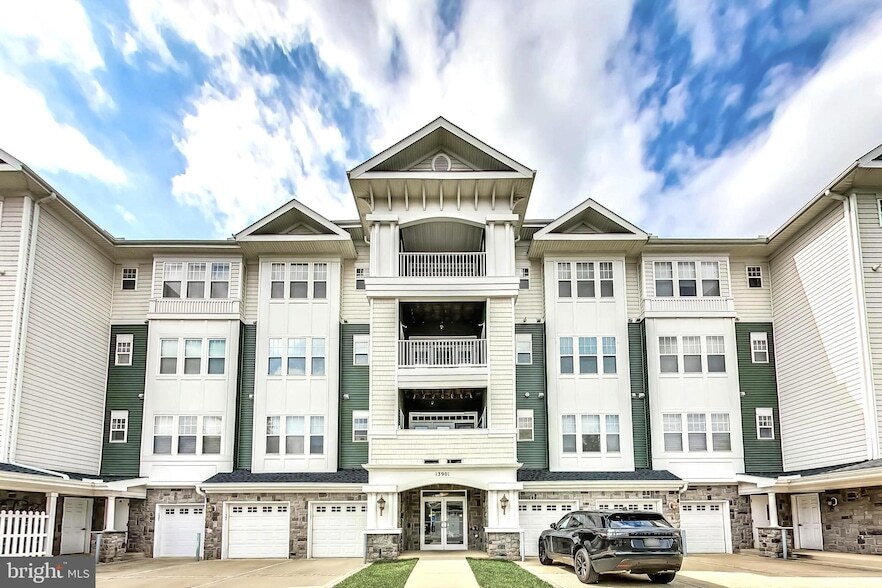 Photo - 13901 Belle Chasse Boulevard Unit