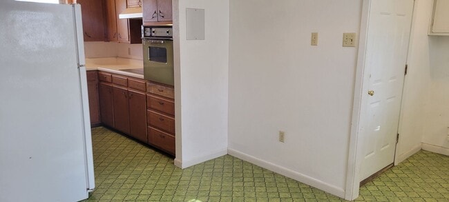 Building Photo - re1417