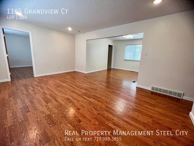 Building Photo - 1165 Grandview Ct