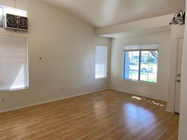 Foto del edificio - West Lancaster 4+2