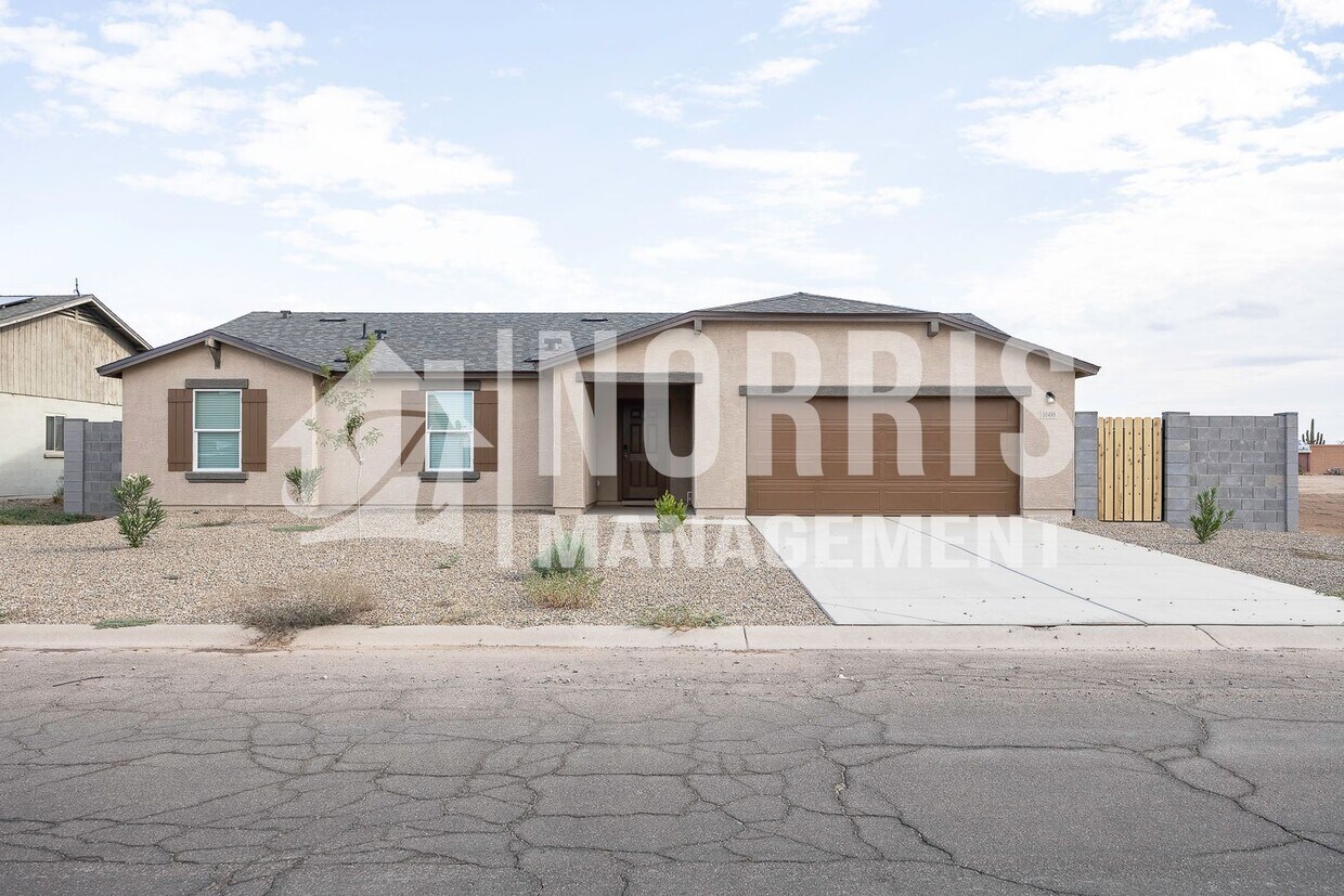 Primary Photo - Brand New Beautiful Large Single Story Hom...