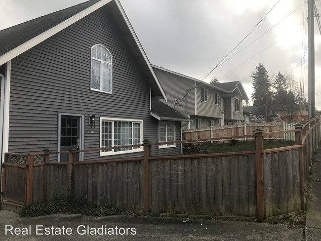 Building Photo - 3 br, 2 bath House - 1418 E. Casino Road