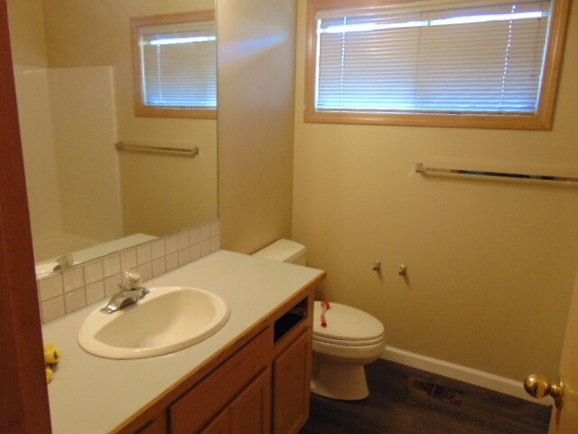 Foto del edificio - Stunning Home - Spacious Rooms !  Large yard
