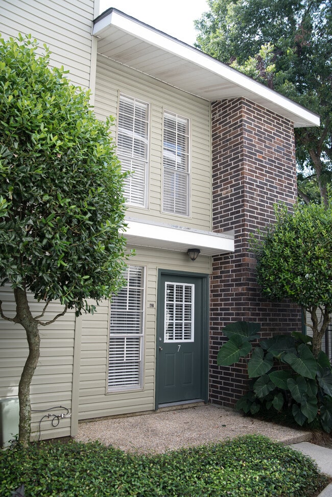 Building Photo - 2236 Perkins Rd