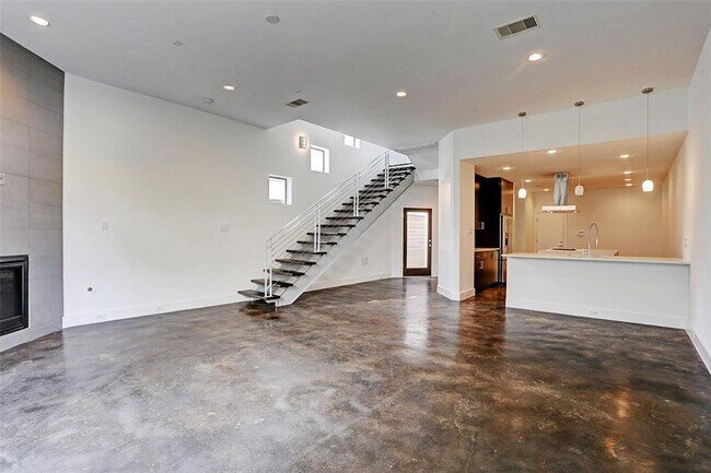 Building Photo - 2505 Hazard St