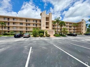 Building Photo - 7145 Huntington Ln