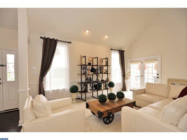 Foto del edificio - 33 Iron Hill Way