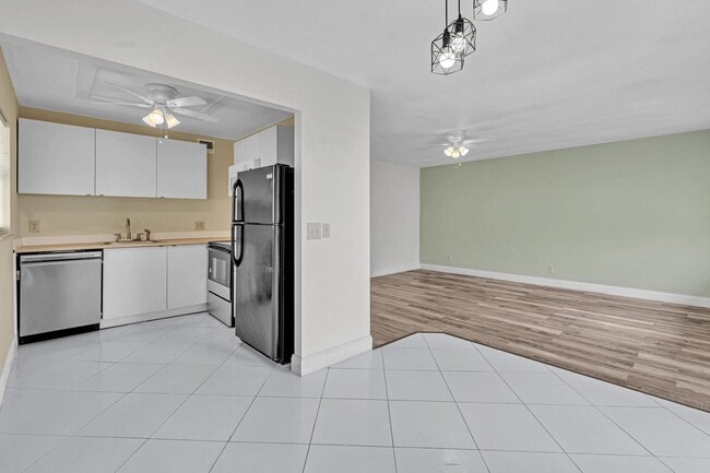 Foto del edificio - 365 Flanders Dr