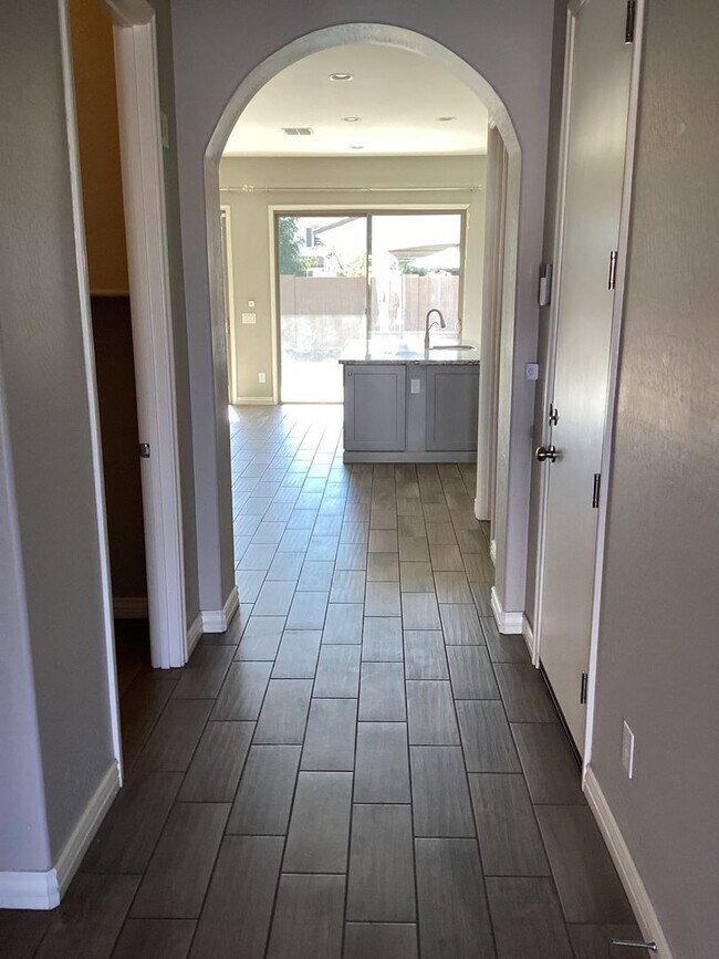 Foto del edificio - 1485 W Redondo Dr