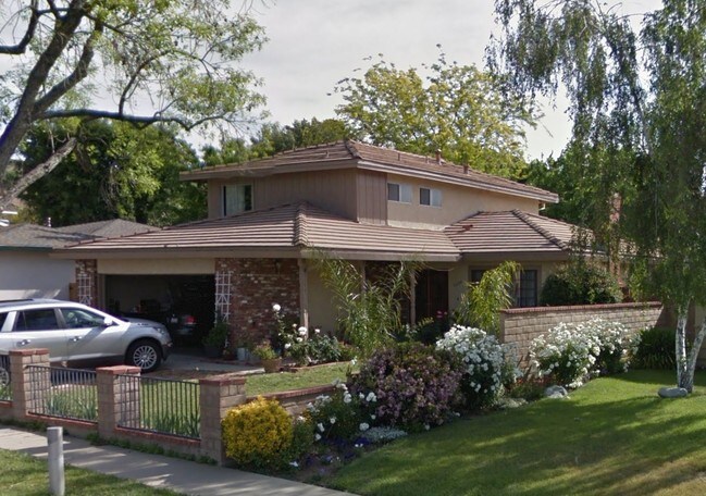 Building Photo - 5866 Lake Lindero Dr