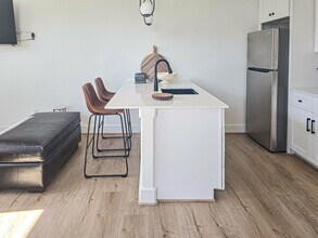 Building Photo - 203 Danna Ln