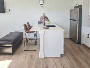 Building Photo - 203 Danna Ln