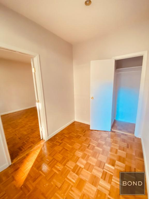 Building Photo - 405 W 44th St