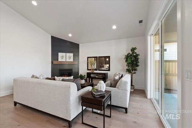 Foto del edificio - Newer 3-Bedroom in Star