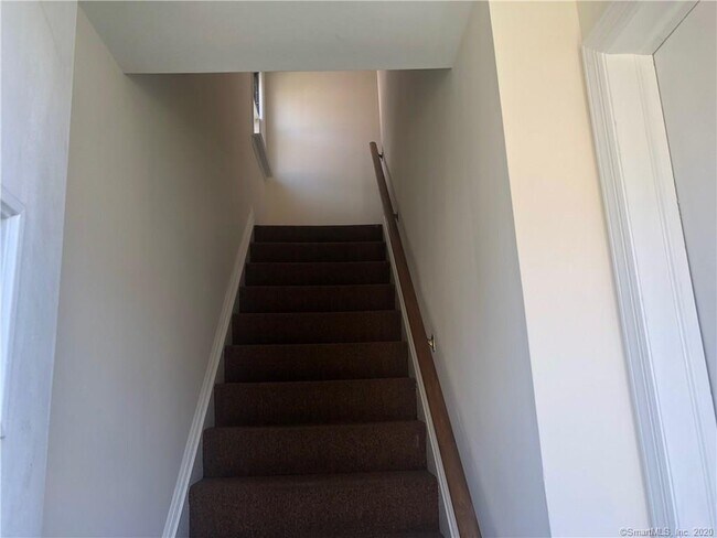 Foto del edificio - 17 Woodbury Ave