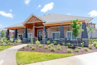 Building Photo - Solis