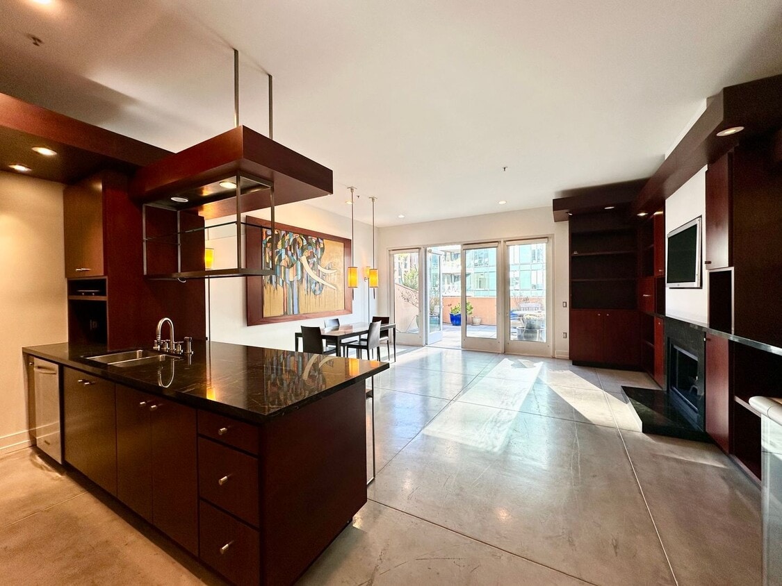 FURNISHED LUXURY TOP-FLOOR 2BR/2.5BA PENTH... - LUXURY TOP-FLOOR 2BR/2.5BA PENTHOUSE LOFT ...