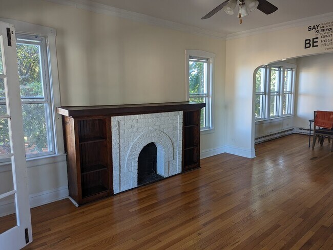 Building Photo - 1647 Oak Park Ave