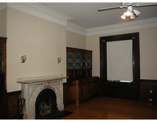 Building Photo - 183 Beacon St