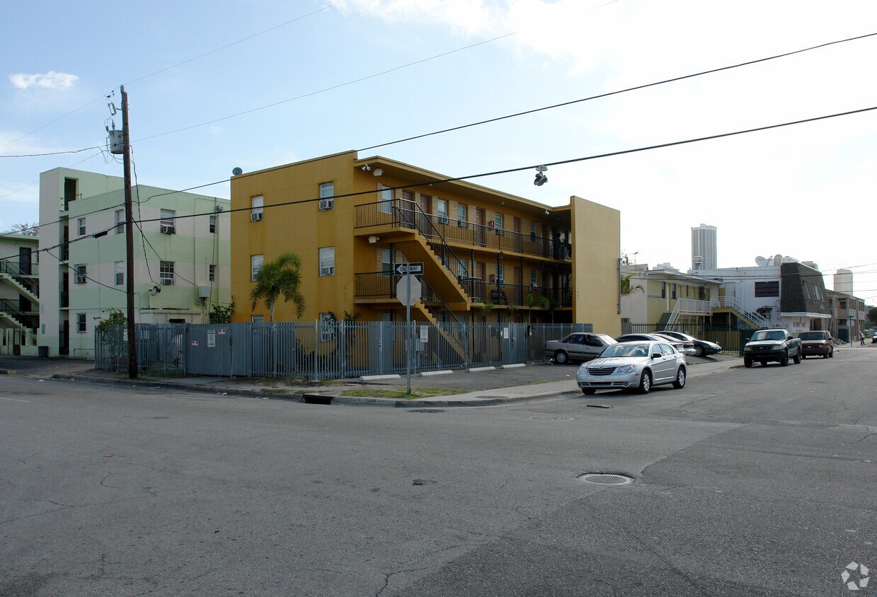 Building Photo - 161 NW 15th St