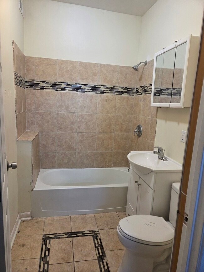 Foto del edificio - 1133 E 81st St