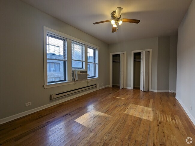 Building Photo - 3732 N Pine Grove Ave