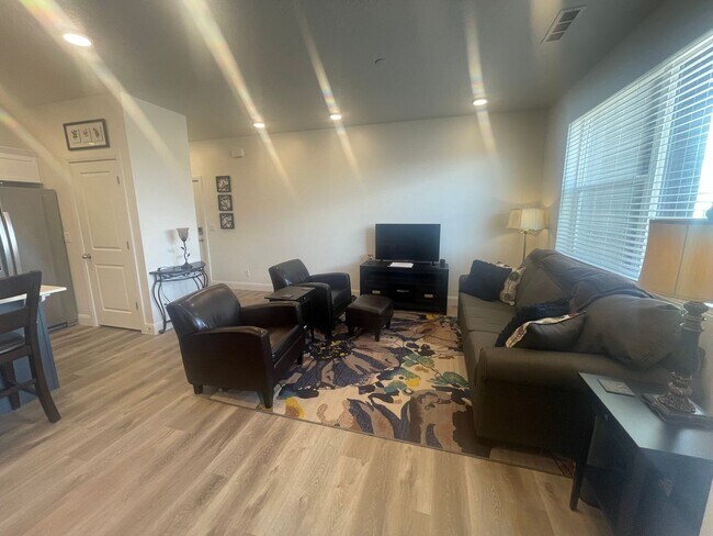 Foto del edificio - 5801 S Garnet Dr
