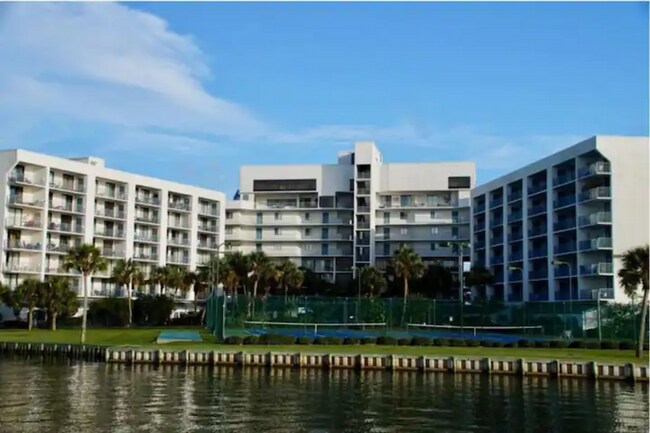 Building Photo - 1832 W Beach Blvd