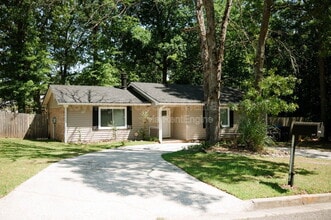 Building Photo - 2841 Pheasant Dr