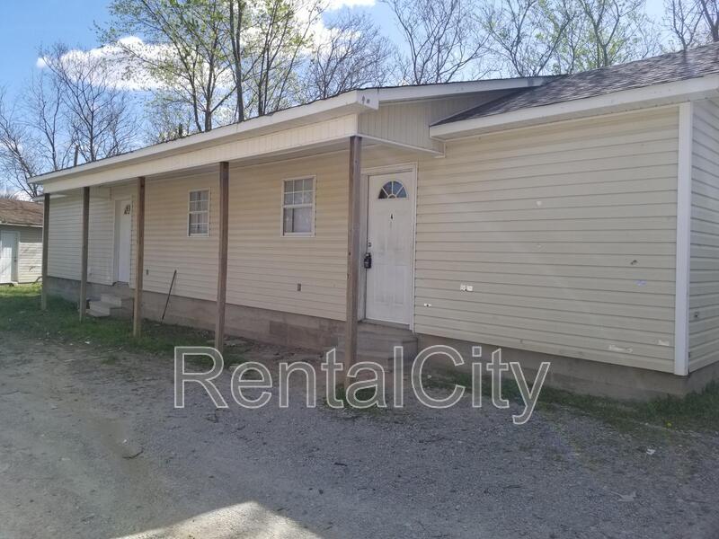 392 Main St Unit Apt 2, Bells, TN 38006 Condo for Rent in Bells, TN