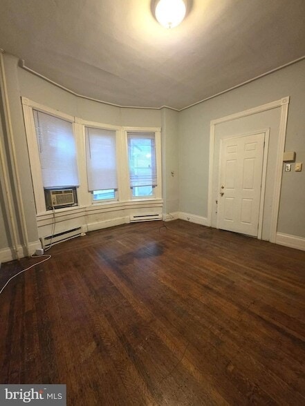 Building Photo - 4718 Cedar Ave