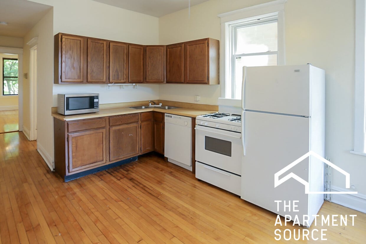 Foto principal - 2326 N Southport Ave