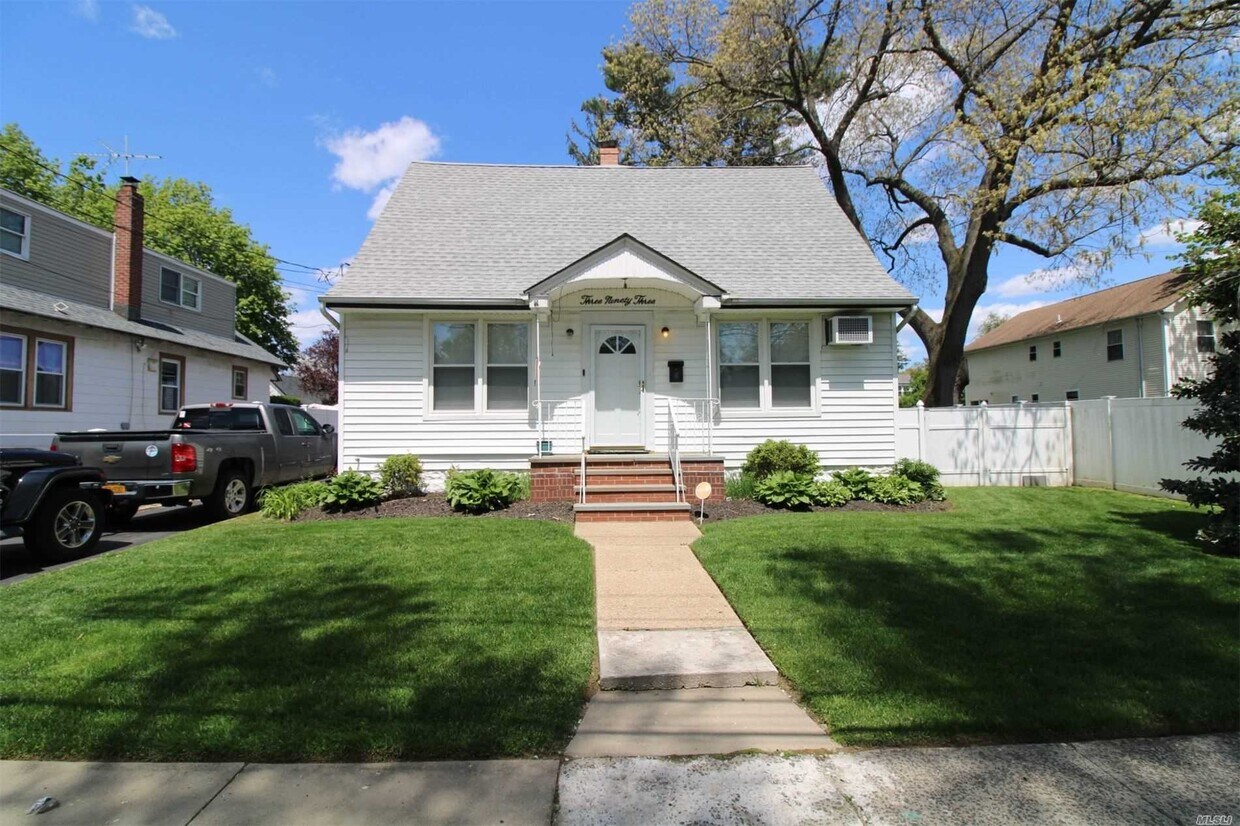 Primary Photo - 393 Beech St