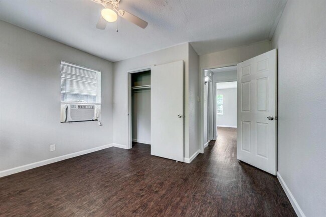 Foto del edificio - 5109 Clover St