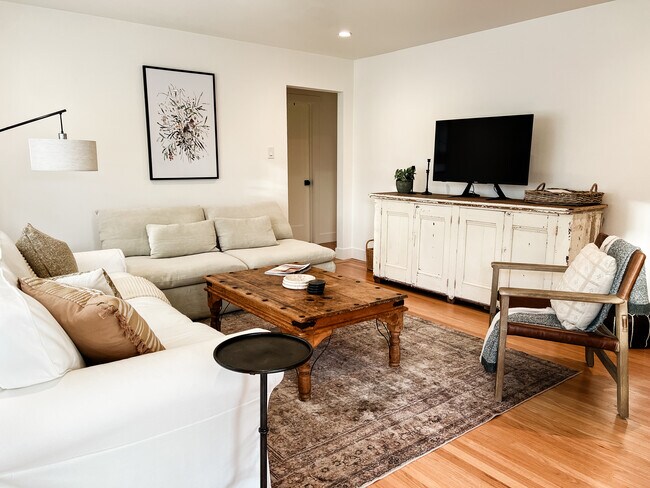 Foto del edificio - 902 Harold Ln
