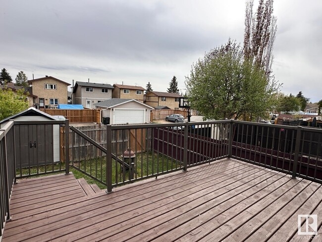Photo du bâtiment - 3609-3643 43 Ave NW