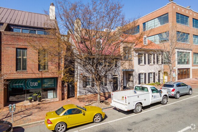 Building Photo - Adams-Mason House